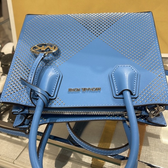 Michael Kors Mercer Medium Perforated Crossbody Satchel Bag
South Pacific 
NWT - Picture 12 of 16